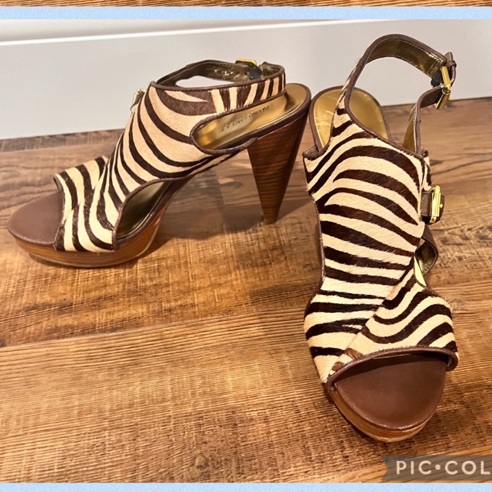 Women’s Nine West shoes 8 1/2 M. Fun pattern.